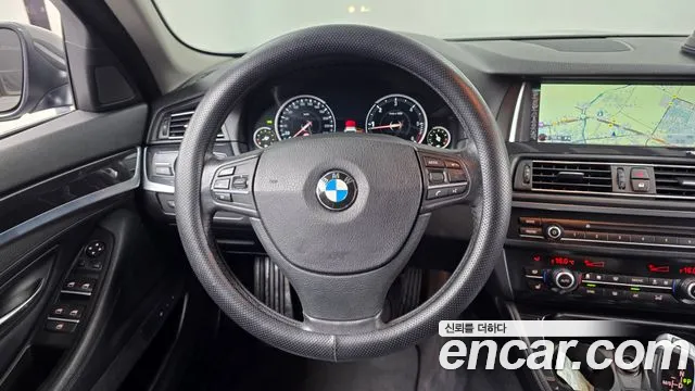 BMW 5 серии 2015 thumb 12