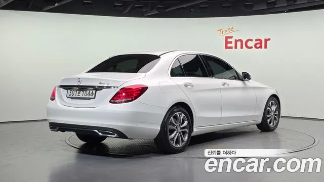 Mercedes-Benz C-Class 2016 thumb 10