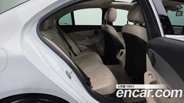 Mercedes-Benz C-Class 2016 thumb 5
