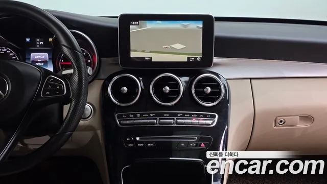 Mercedes-Benz C-Class 2016 thumb 9