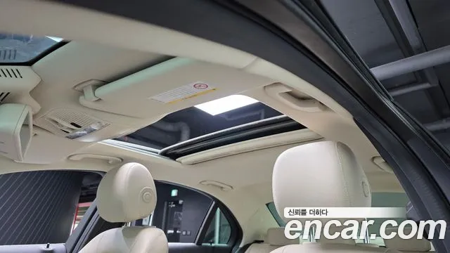 Mercedes-Benz C-Class 2016 thumb 12