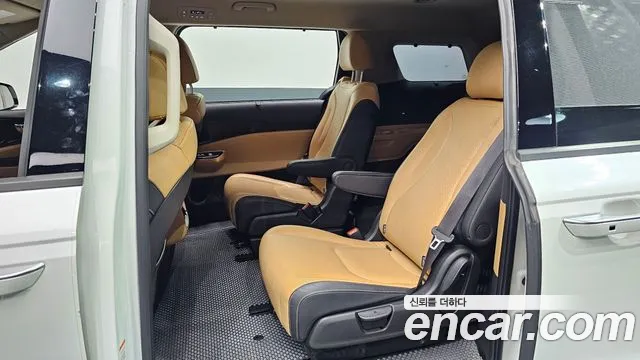 Kia Carnival 2022 thumb 11