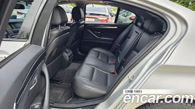 BMW 5 серии 2016 thumb 6