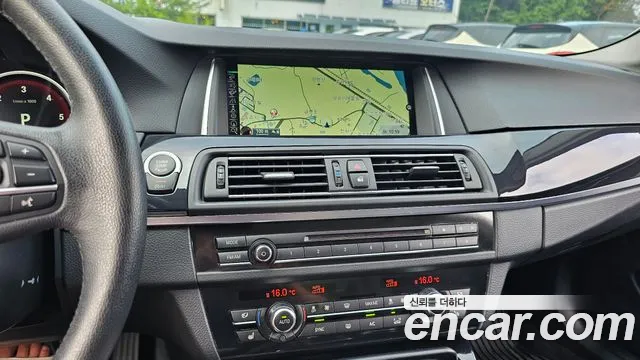 BMW 5 серии 2016 thumb 12