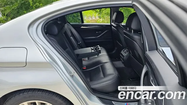 BMW 5 серии 2016 thumb 3