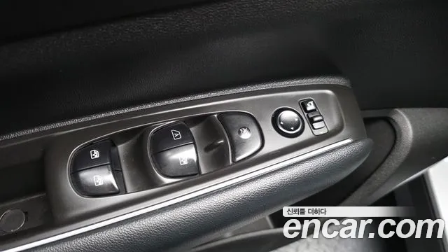 Renault QM6 2017 thumb 8