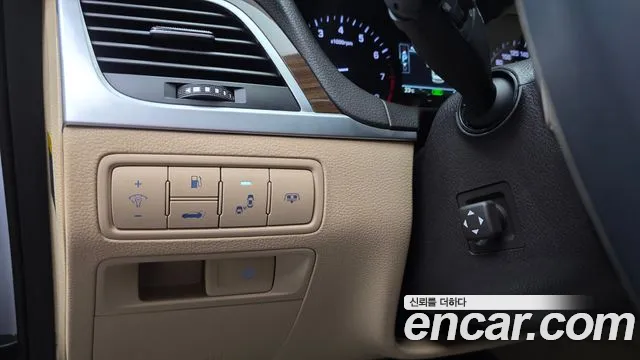 Genesis G80 2018 thumb 9
