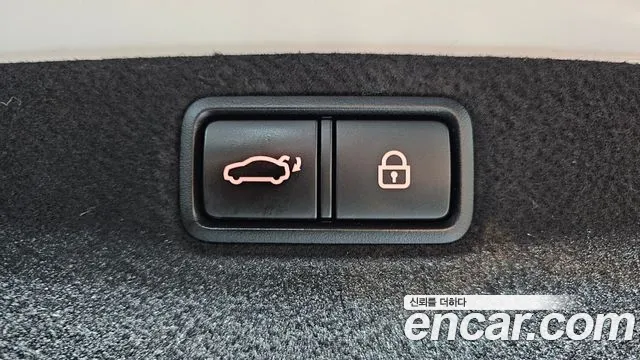 Genesis G80 2018 thumb 2