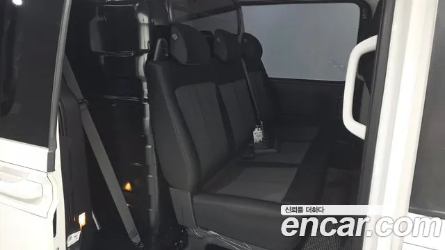 Hyundai Staria 2025 thumb 12