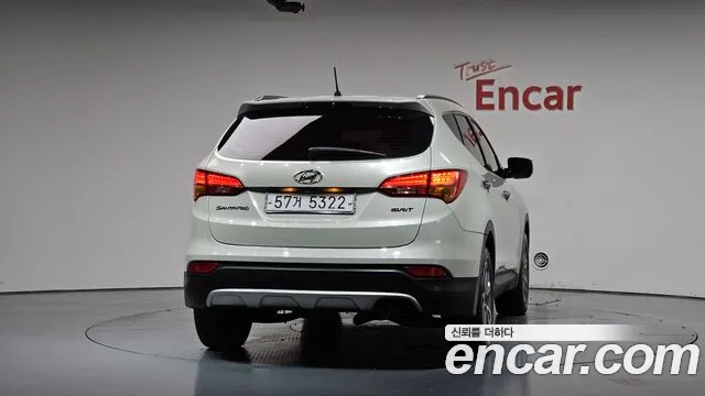 Hyundai Санта Фе 2012 thumb 12