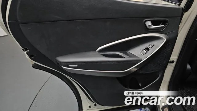 Hyundai Санта Фе 2012 thumb 11