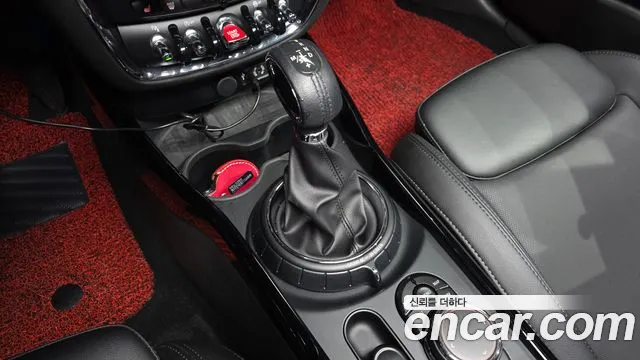 Mini Cooper Clubman 2017 thumb 12
