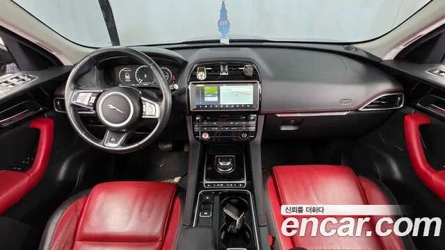 Jaguar F-Pace 2016 thumb 8