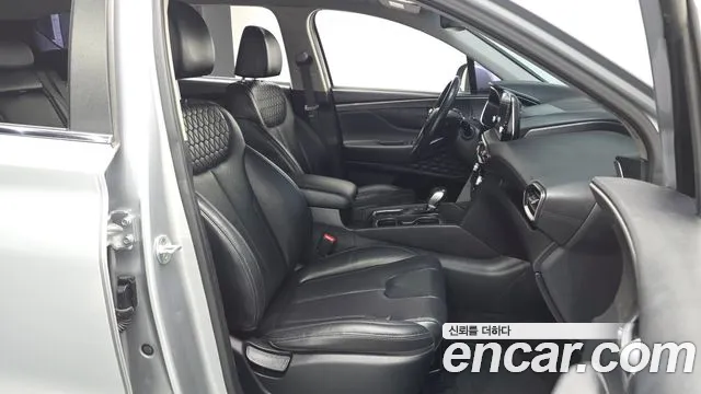 Hyundai Santa Fe 2018 thumb 3