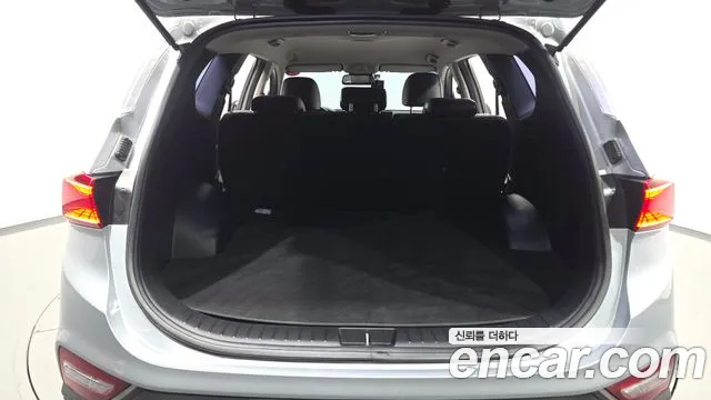 Hyundai Santa Fe 2018 thumb 8