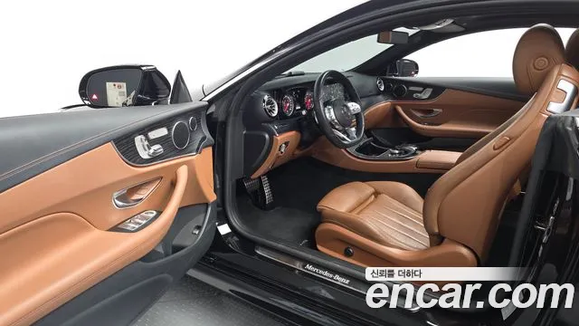 Mercedes-Benz E-Class 2019 thumb 12