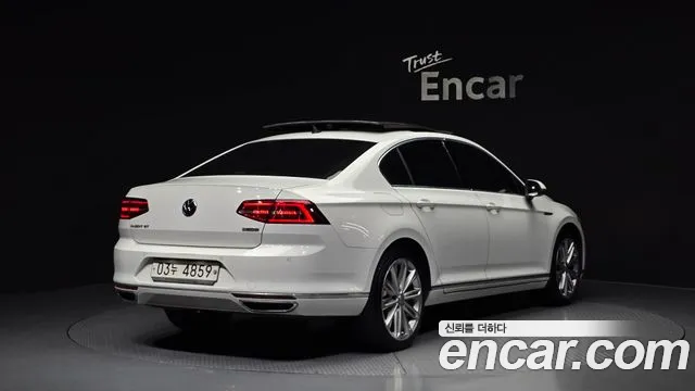 Volkswagen Passat GT 2018 thumb 5