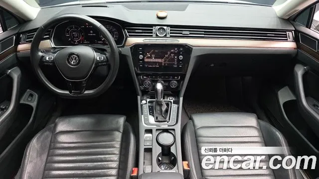 Volkswagen Passat GT 2018 thumb 7