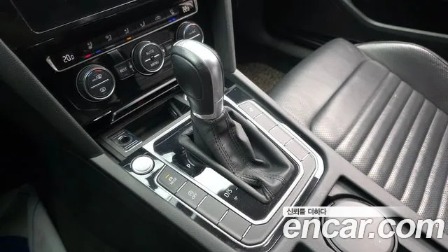 Volkswagen Passat GT 2018 thumb 3