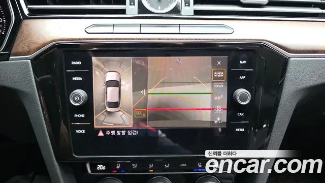Volkswagen Passat GT 2018 thumb 11