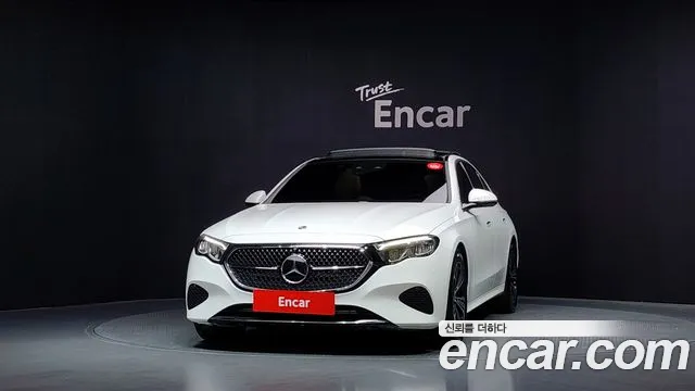 Mercedes-Benz E-Class 2025 thumb 8