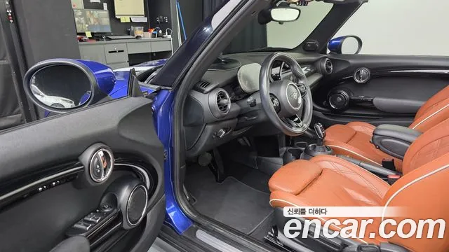 Mini Cooper Convertible 2021 thumb 2
