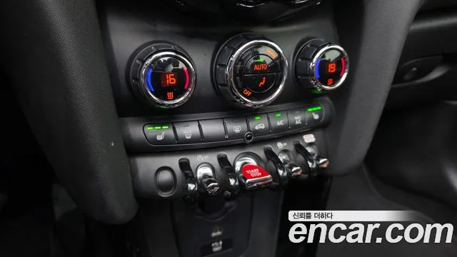 Mini Cooper Convertible 2021 thumb 3