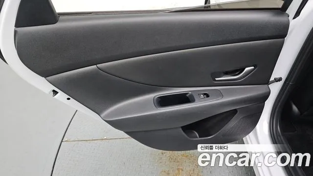 Hyundai Elantra 2021 thumb 9