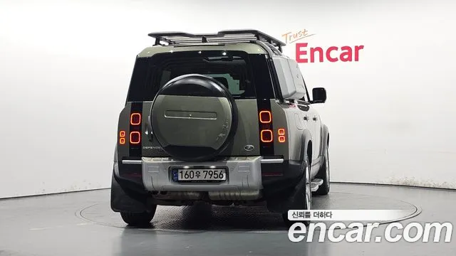 Land Rover Defender 2021 thumb 10