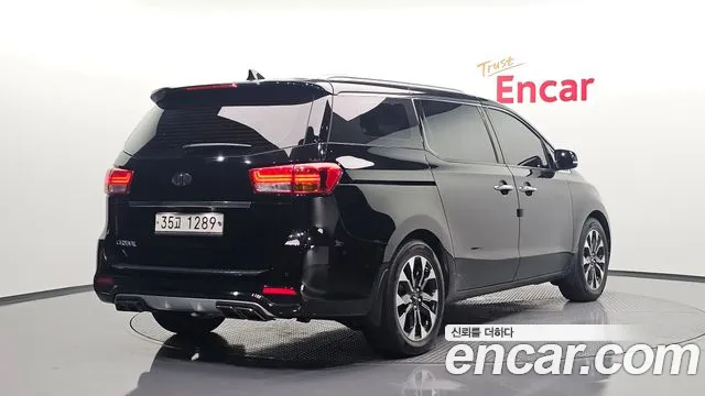 Kia Carnival 2018 thumb 10