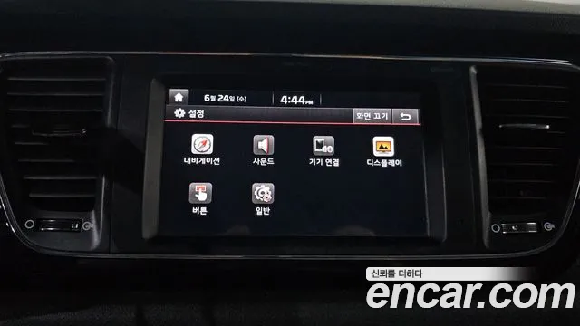 Kia Carnival 2018 thumb 2
