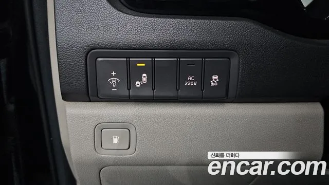 Kia Carnival 2018 thumb 5
