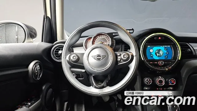 Mini Cooper 2019 thumb 5