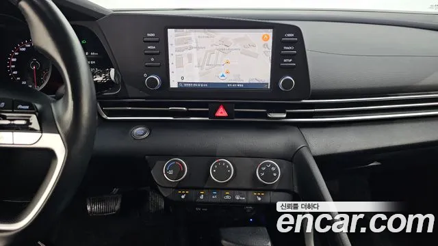 Hyundai Elantra 2022 thumb 4