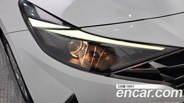 Hyundai Elantra 2022 thumb 10