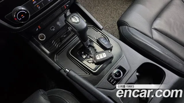 KGM Rexton 2019 thumb 4