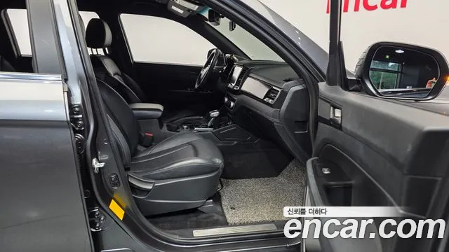 KGM Rexton 2019 thumb 10