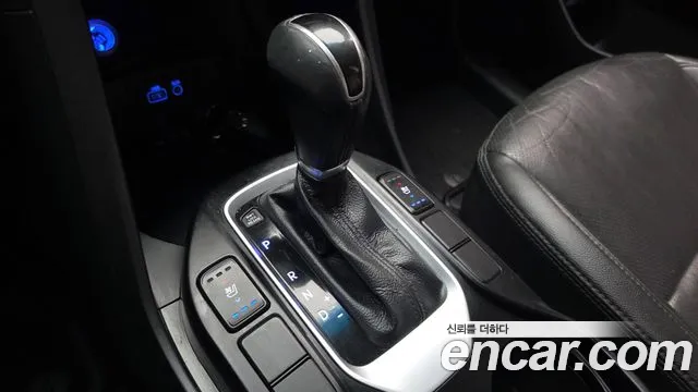 Hyundai Santafe 2016 thumb 2