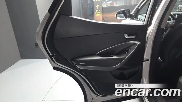 Hyundai Santafe 2016 thumb 5