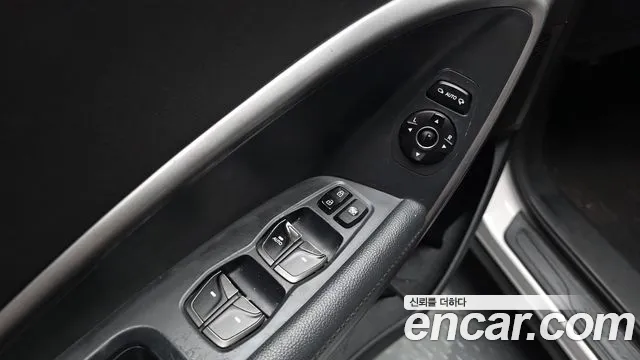 Hyundai Santafe 2016 thumb 6