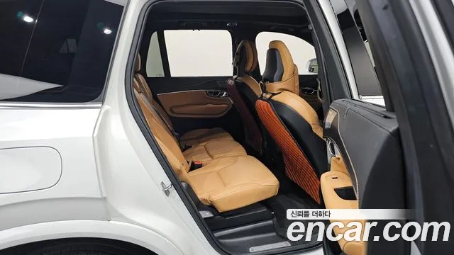 Volvo XC90 2021 thumb 10