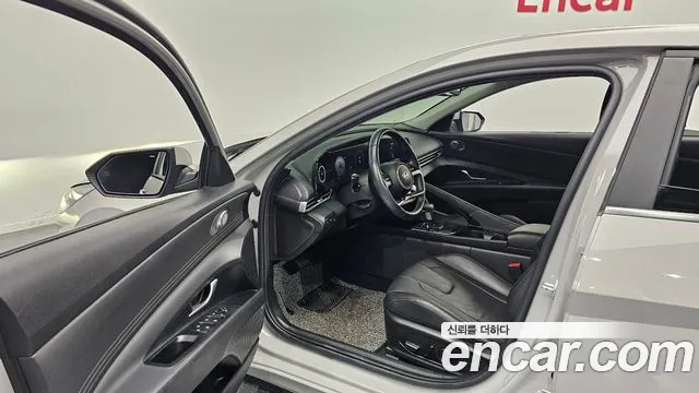 Hyundai Elantra 2022 thumb 3