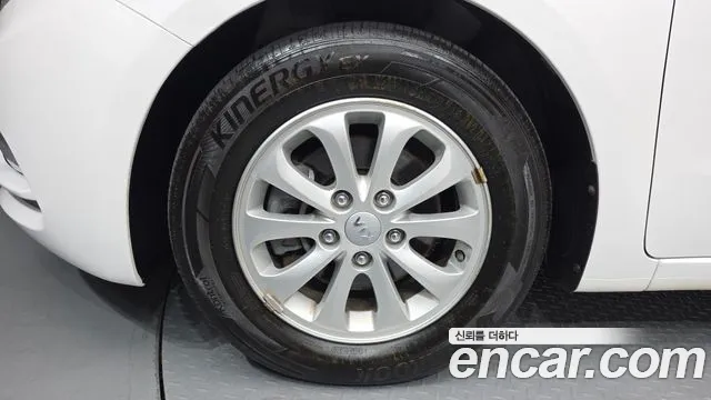 Kia K3 2013 thumb 10