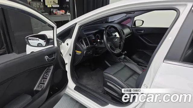 Kia K3 2013 thumb 8