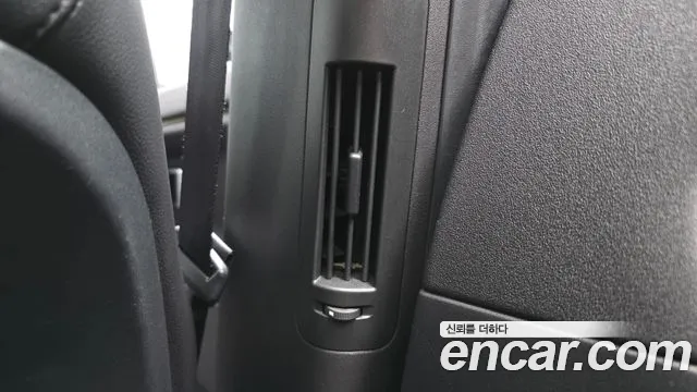 Land Rover Discovery Sport 2017 thumb 6