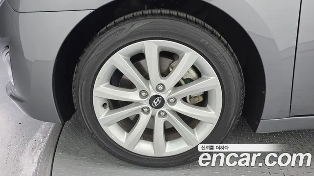Hyundai i40 2013 thumb 7