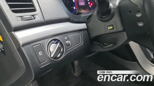 Hyundai i40 2013 thumb 8