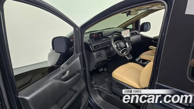 Hyundai Staria 2024 thumb 7