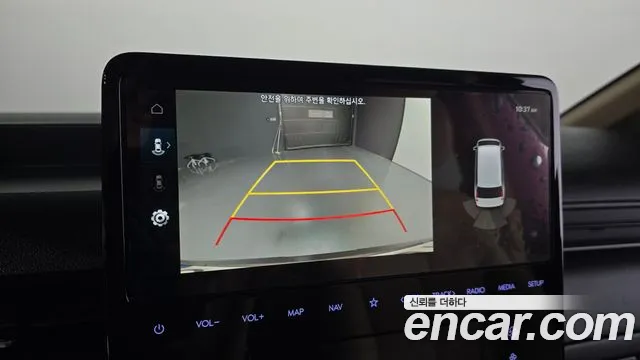 Hyundai Staria 2024 thumb 12