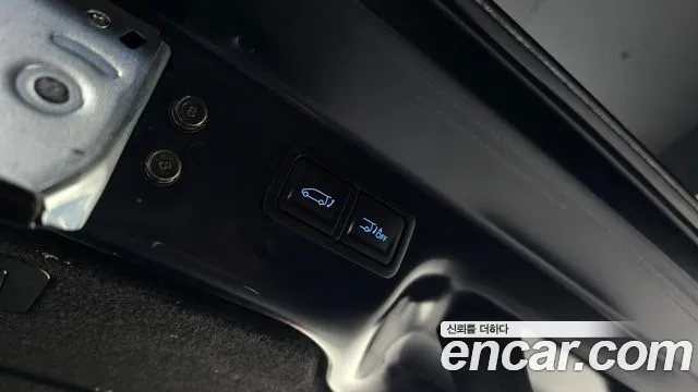 Hyundai Staria 2024 thumb 10